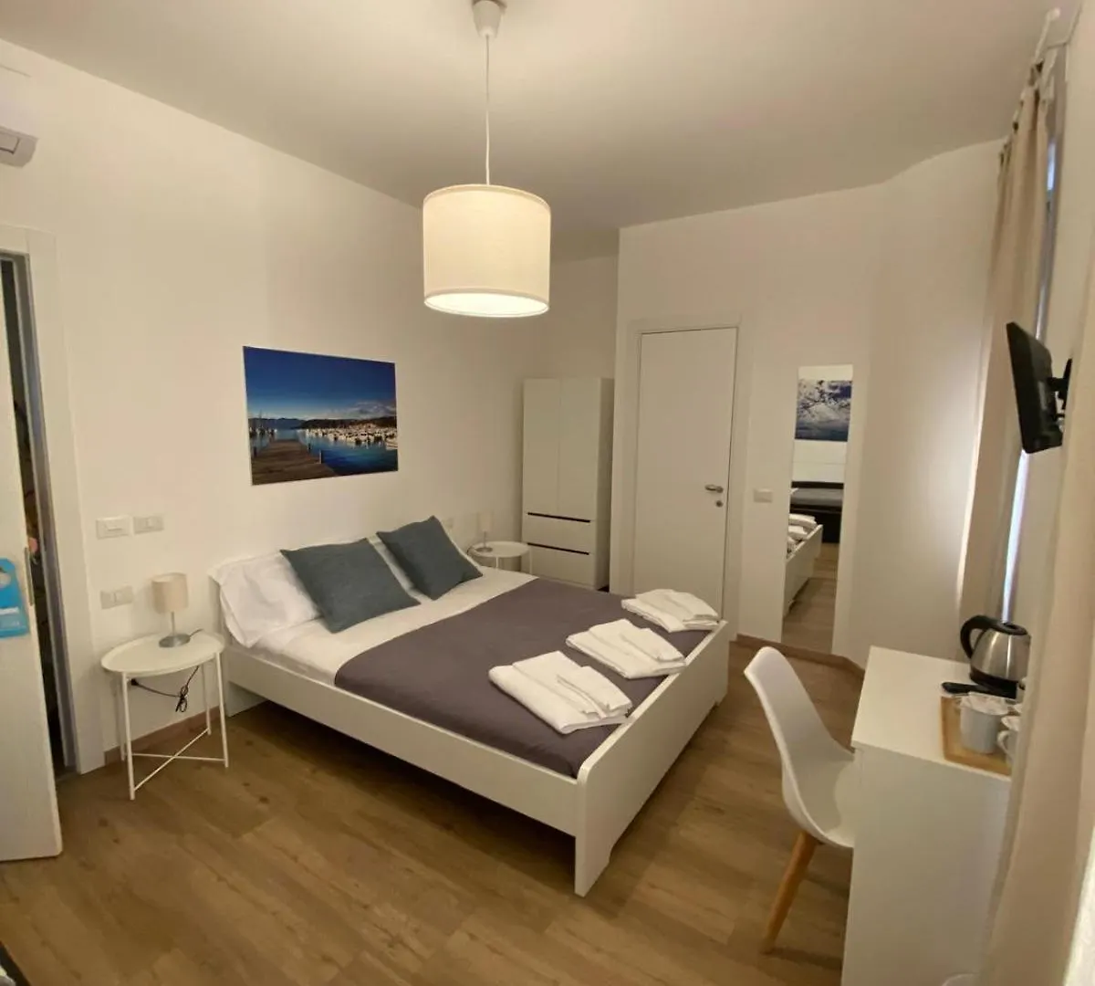 5 Terre Inn Affittacamere La Spezia 2*,  Italy